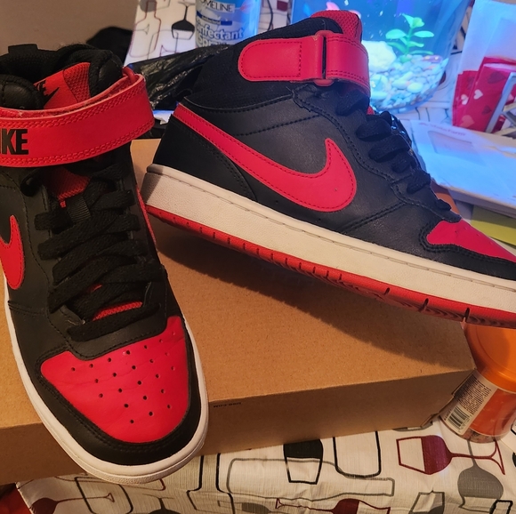 Red & Black Big kids high top Nike Court Borough - Picture 2 of 3